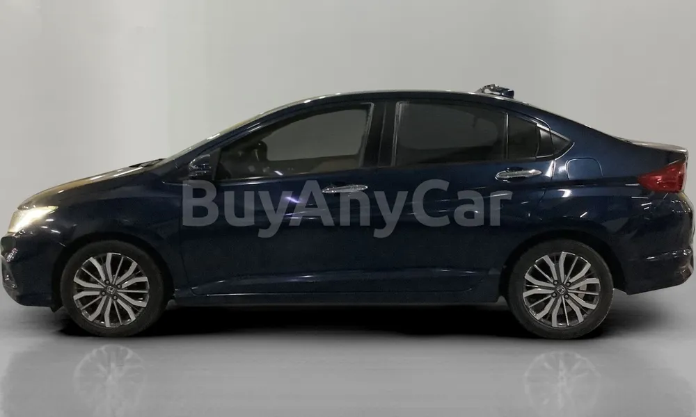 Vehicle photo 4