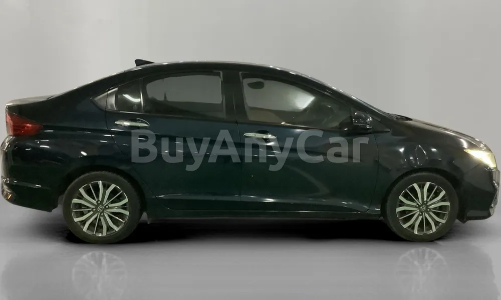 Vehicle photo 3