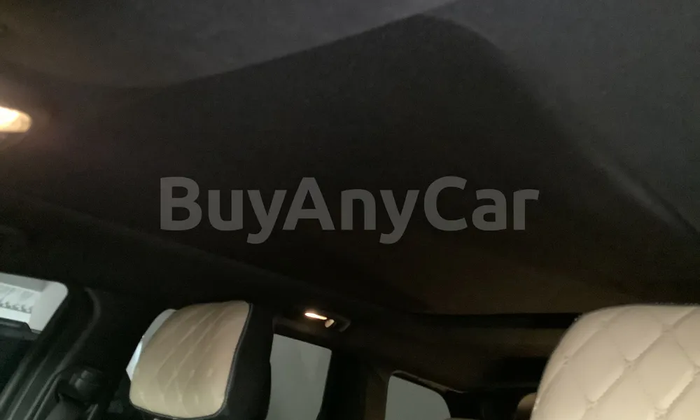 Vehicle photo 9