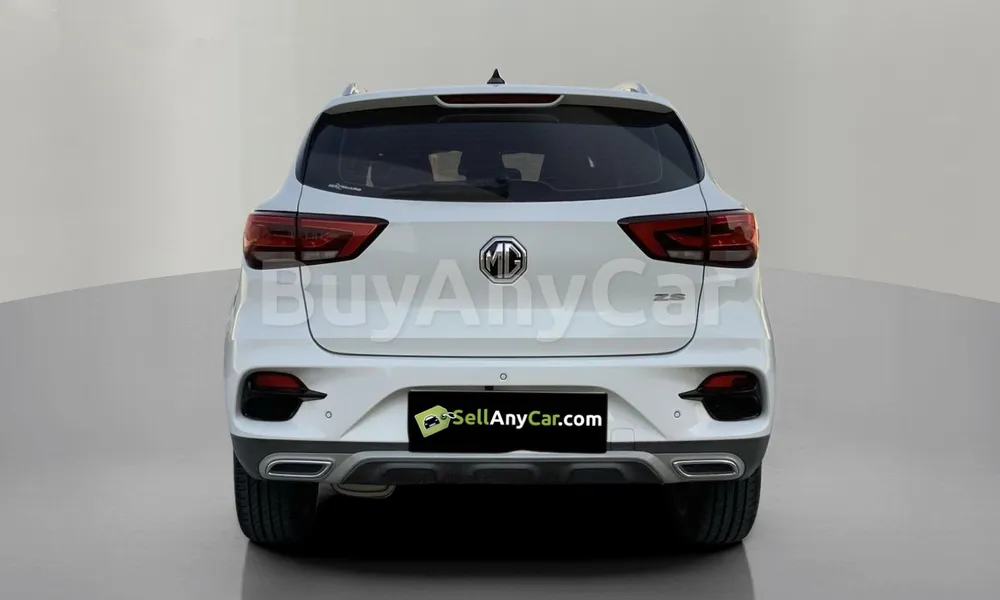 Vehicle photo 2
