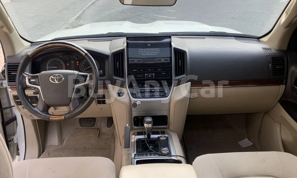 Vehicle photo 9