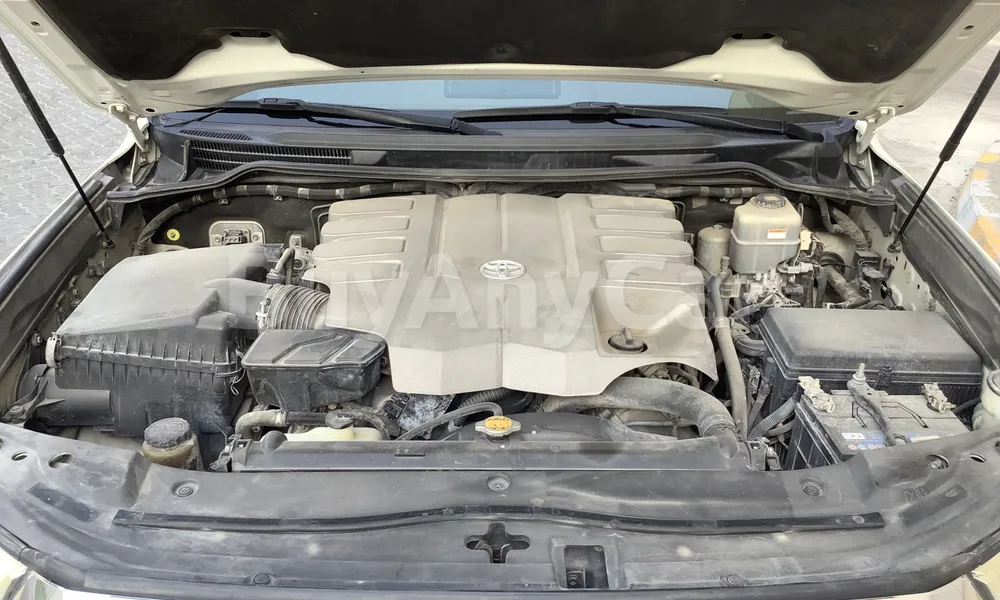 Vehicle photo 6