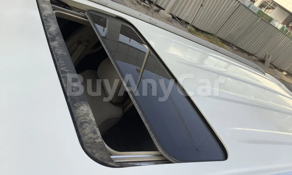 Vehicle photo 5