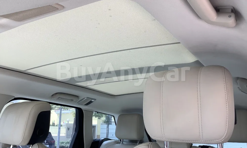 Vehicle photo 9