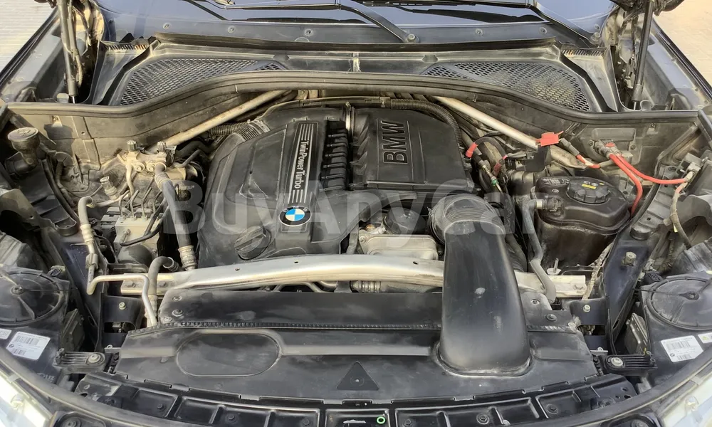 Vehicle photo 6