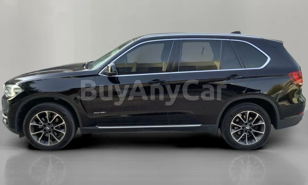 Vehicle photo 4