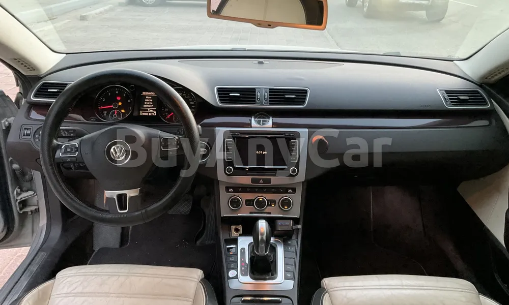 Vehicle photo 8