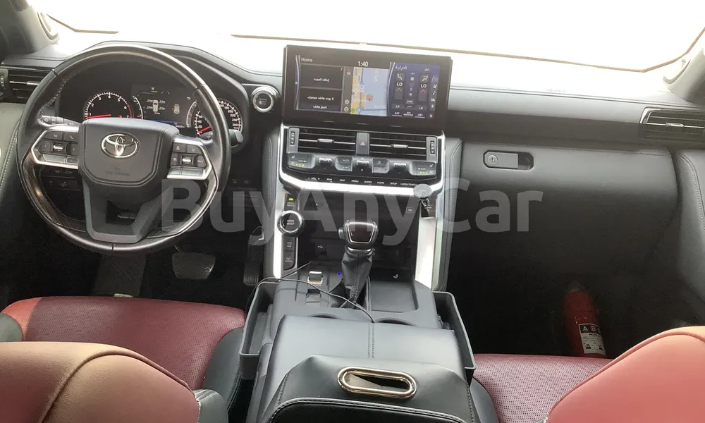 Vehicle photo 9