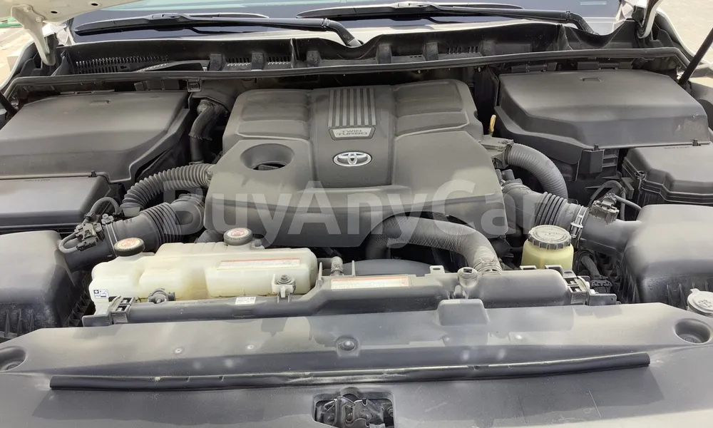 Vehicle photo 6