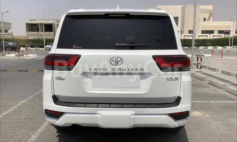 Vehicle photo 2