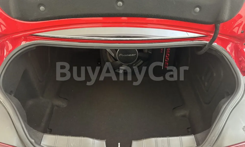 Vehicle photo 12