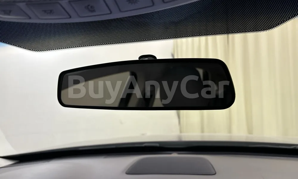 Vehicle photo 13