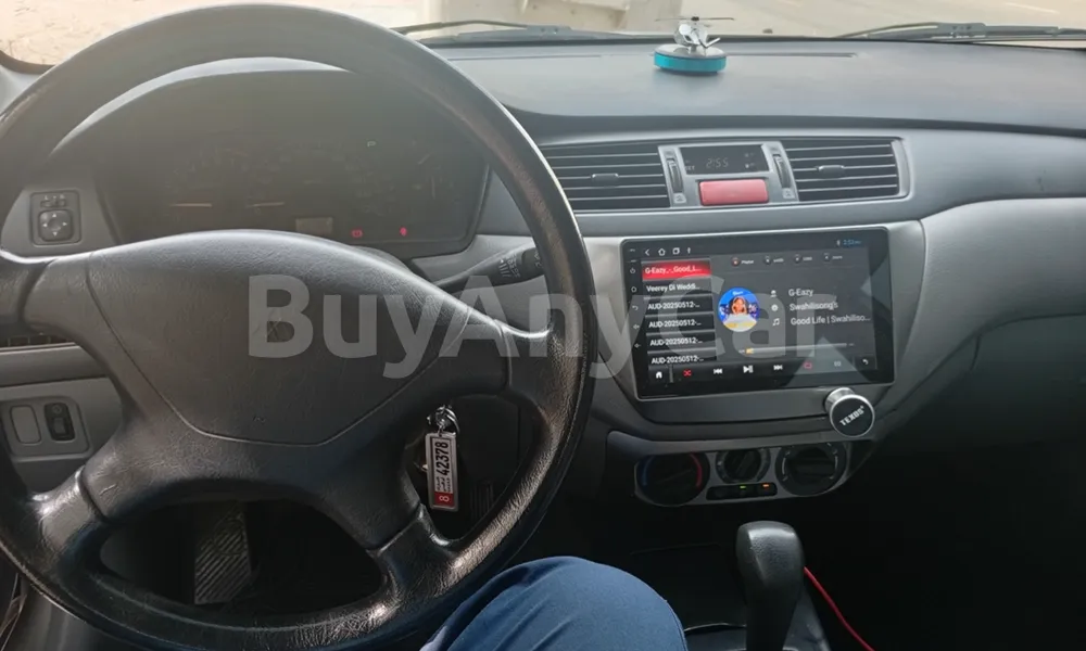 Vehicle photo 3