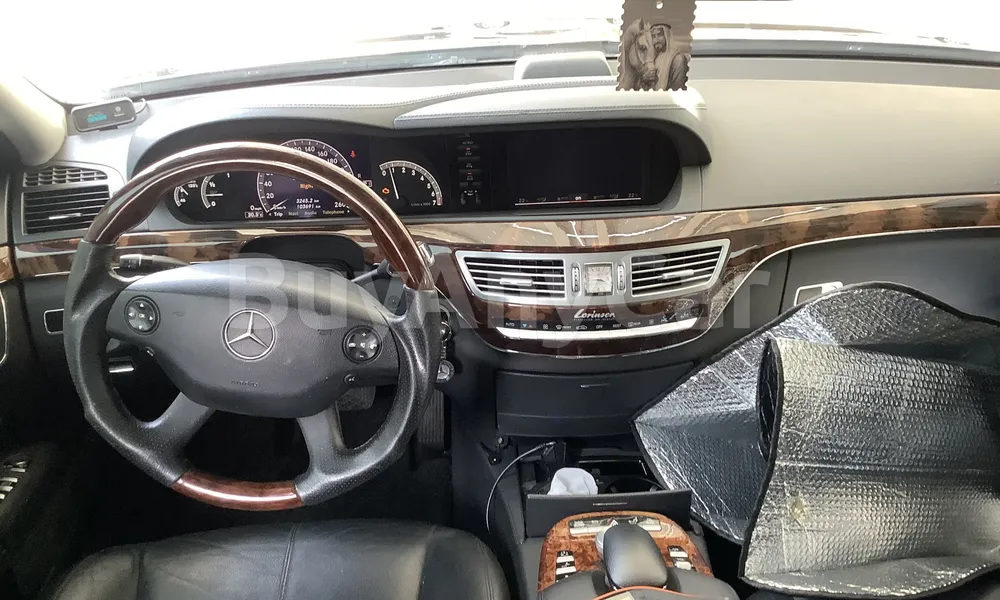 Vehicle photo 9
