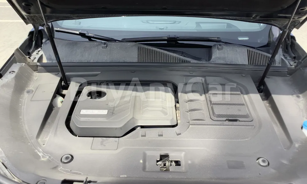Vehicle photo 6