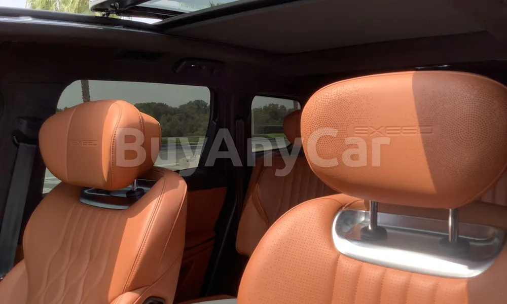 Vehicle photo 9