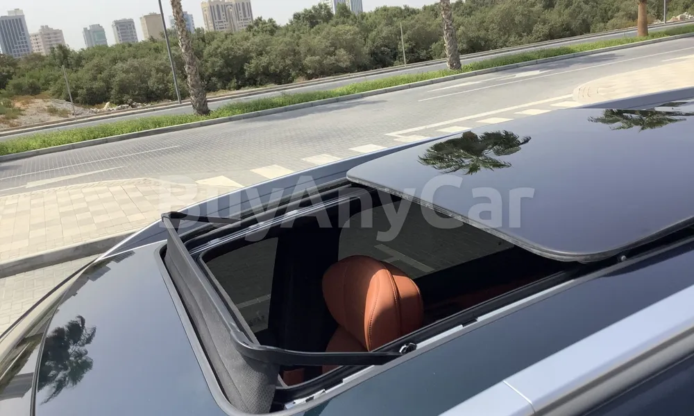 Vehicle photo 5