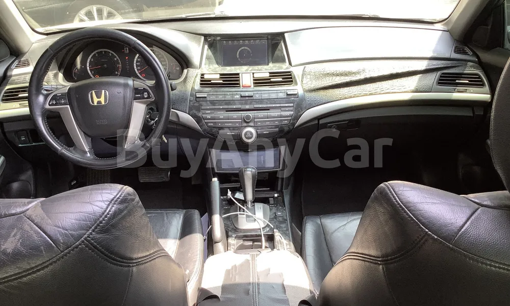 Vehicle photo 7