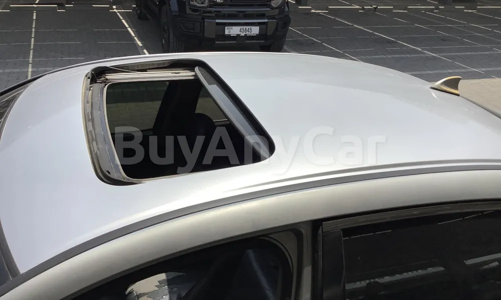 Vehicle photo 5