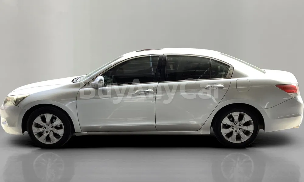 Vehicle photo 3