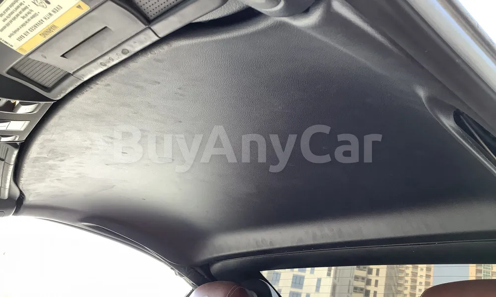 Vehicle photo 9