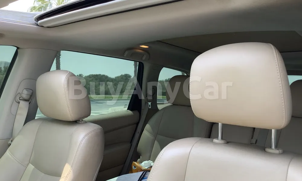 Vehicle photo 9