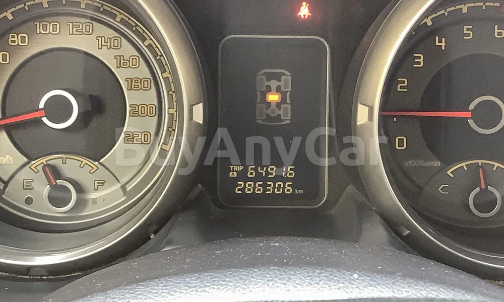 Vehicle photo 8