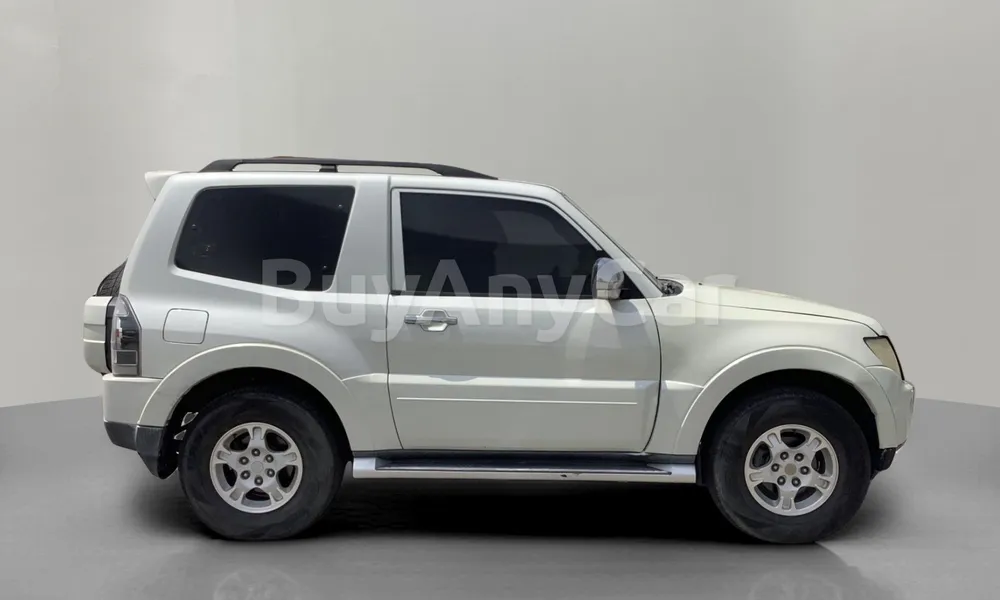 Vehicle photo 4