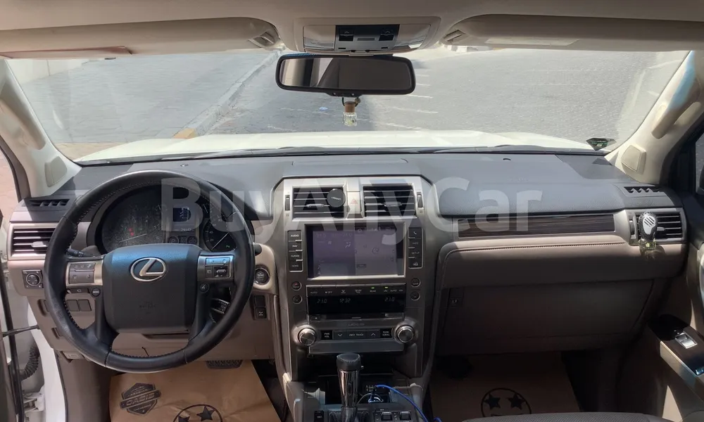 Vehicle photo 9