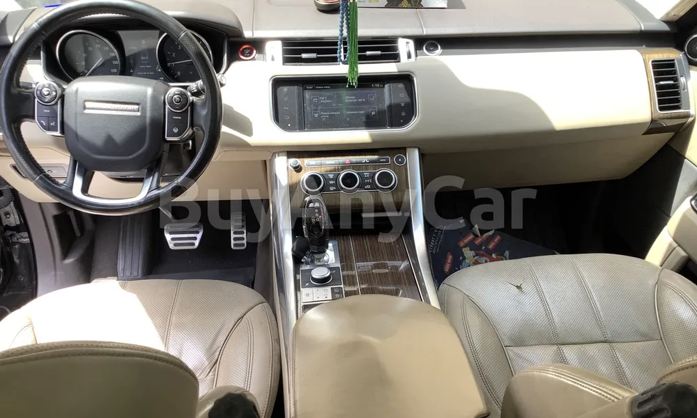 Vehicle photo 9