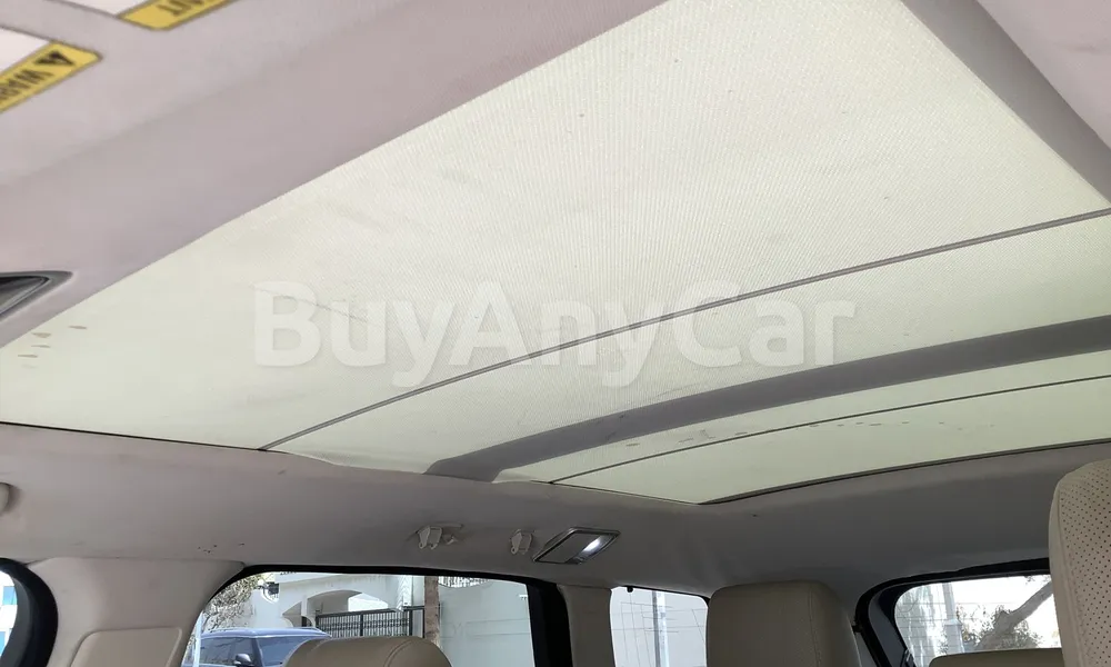 Vehicle photo 8