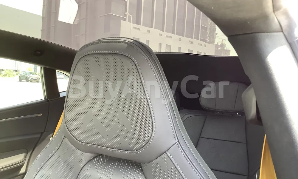 Vehicle photo 9