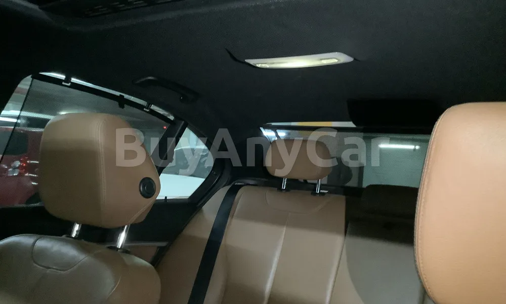 Vehicle photo 9