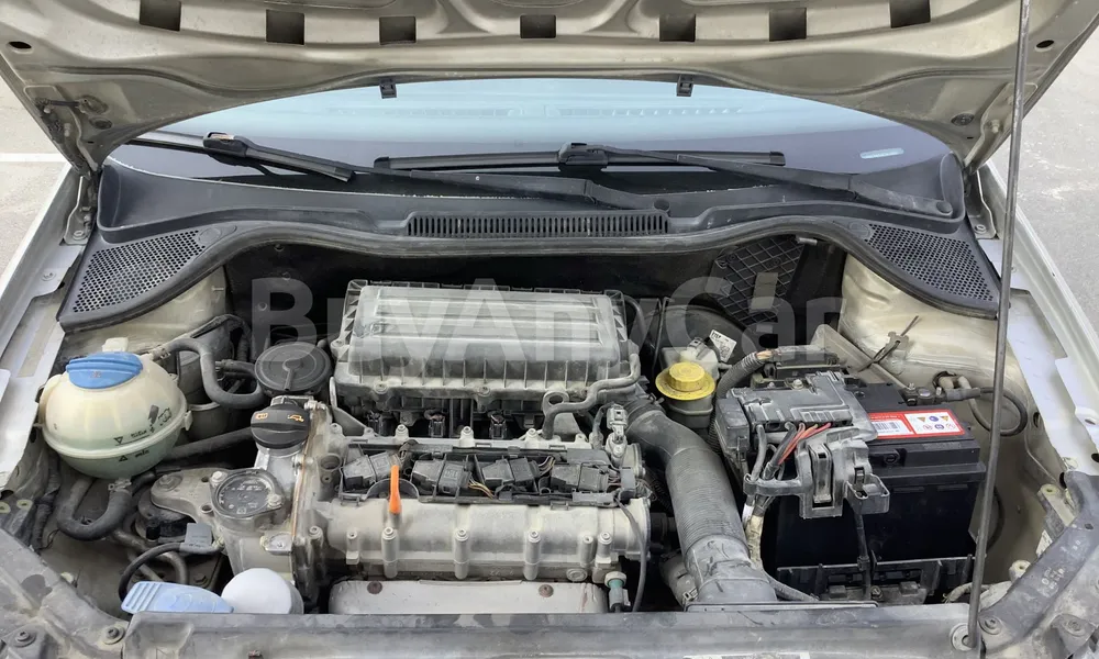 Vehicle photo 6