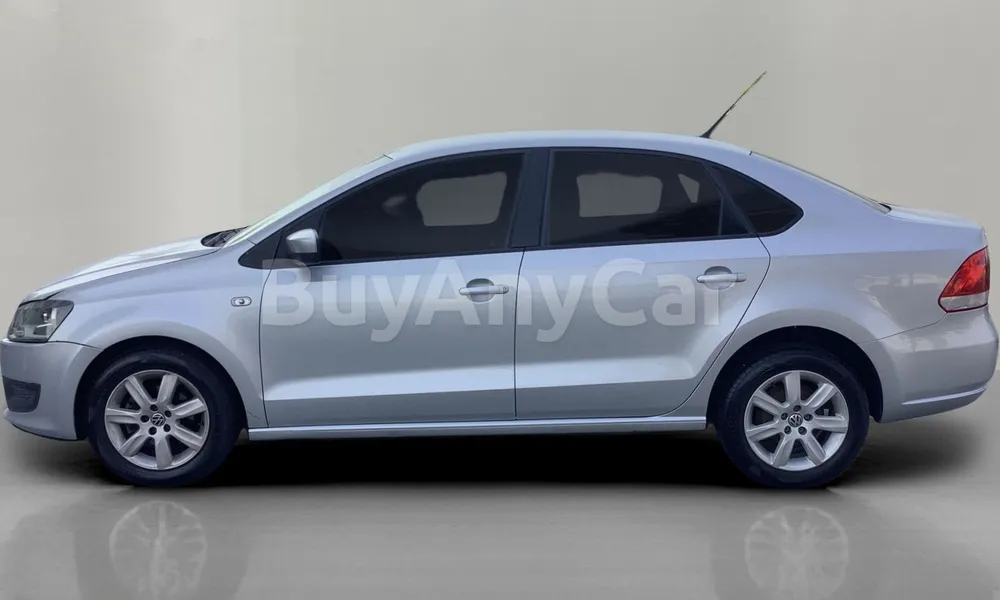 Vehicle photo 4