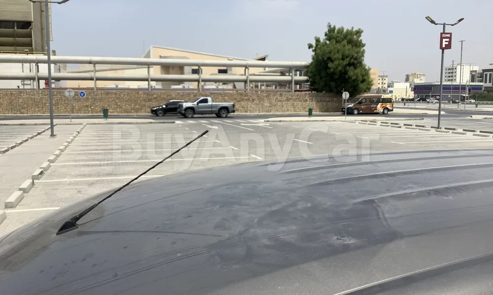 Vehicle photo 5