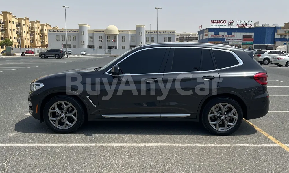 Vehicle photo 4