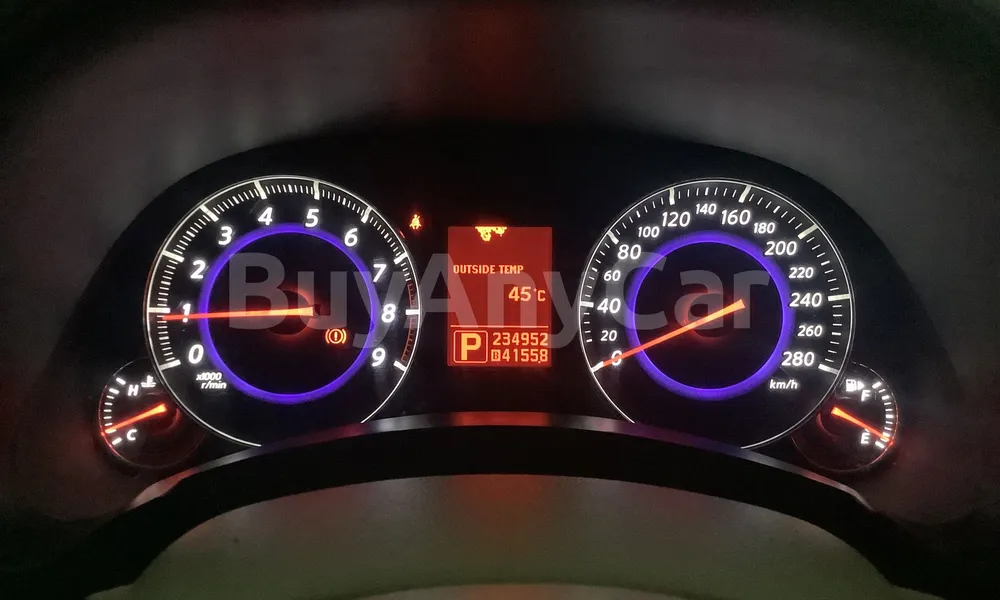 Vehicle photo 7