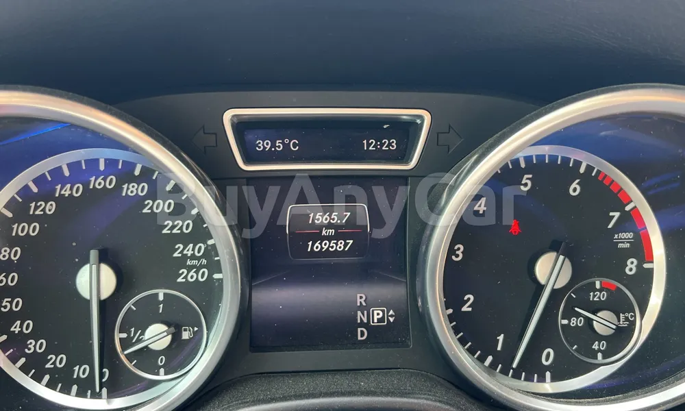 Vehicle photo 8