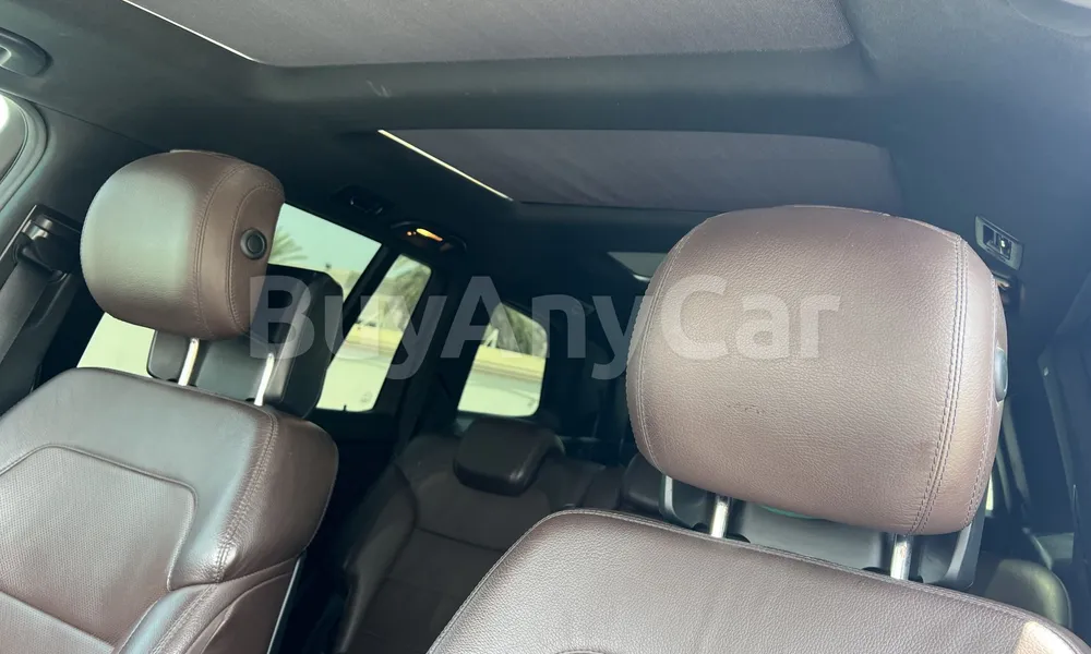 Vehicle photo 9