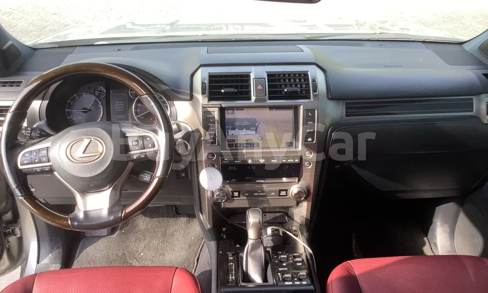 Vehicle photo 9