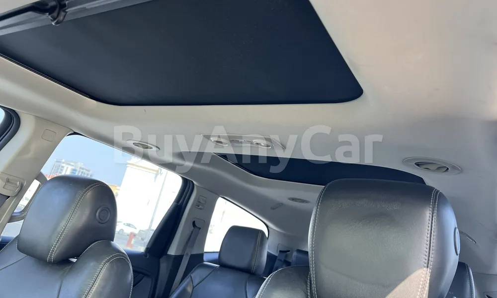 Vehicle photo 9
