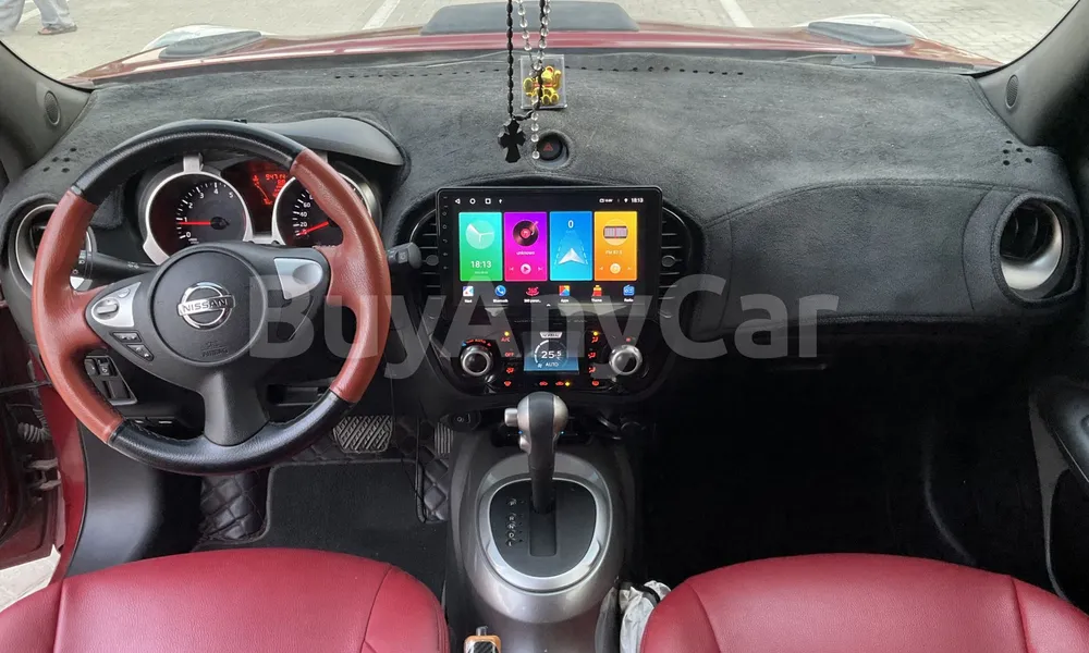 Vehicle photo 8