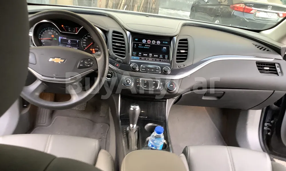 Vehicle photo 9