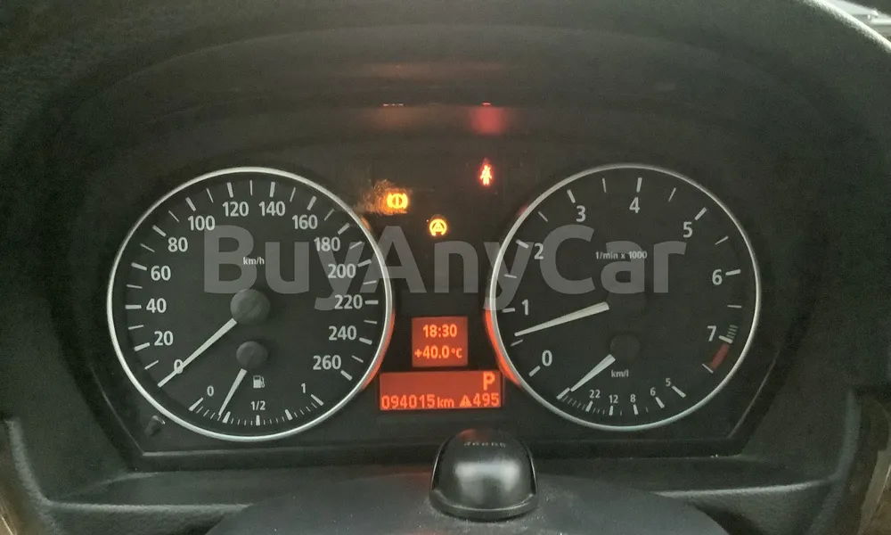 Vehicle photo 7