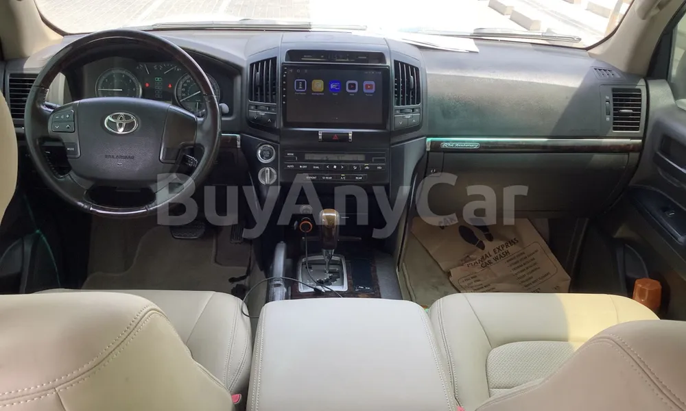 Vehicle photo 8