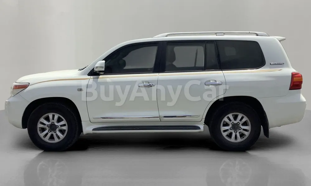 Vehicle photo 4