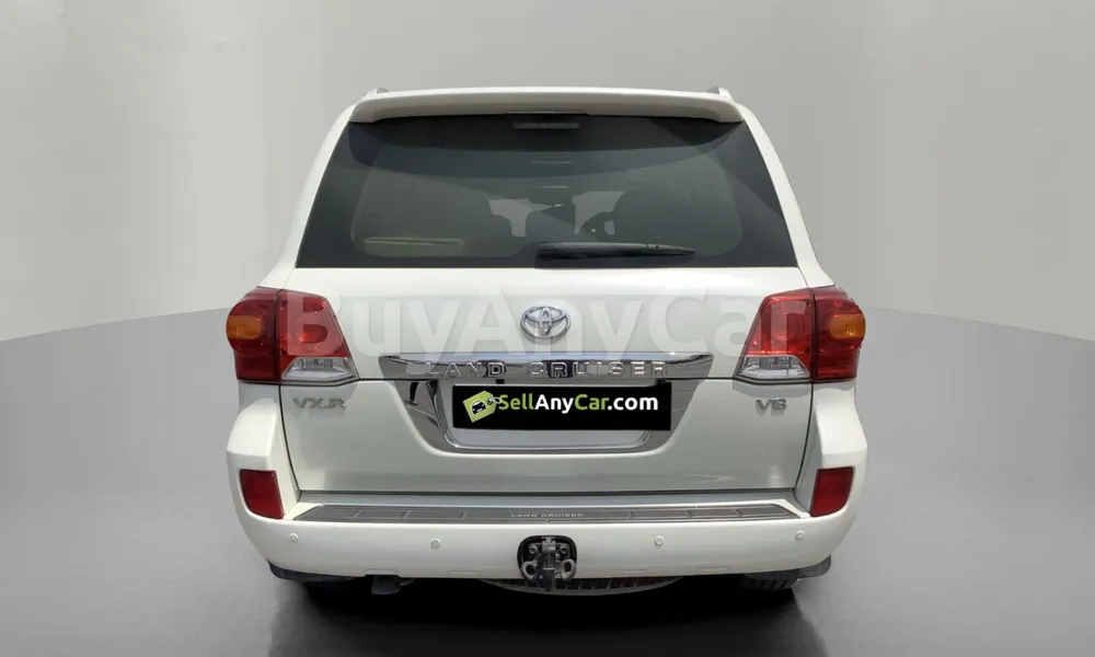 Vehicle photo 2
