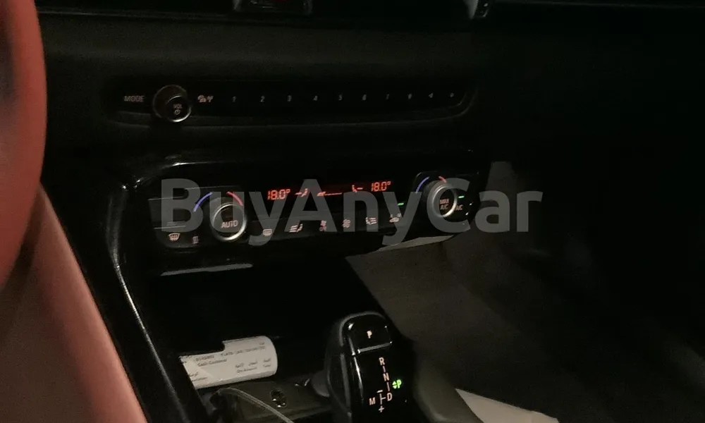 Vehicle photo 8
