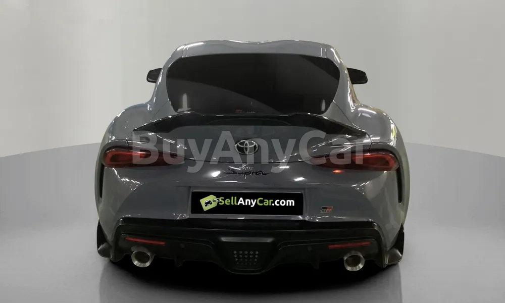 Vehicle photo 2